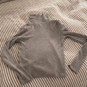 Aritzia Heather Gray Ribbed Turtleneck Sweater